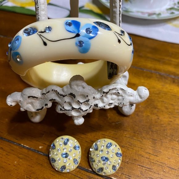 Vintage Lucite clamper hand painted blue flower, spring